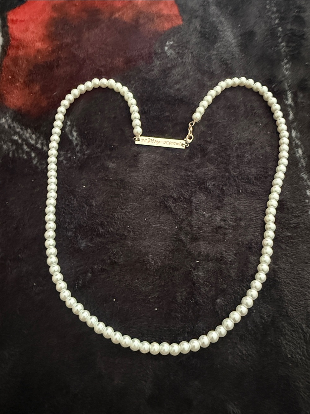 Betsey Johnson eye glass strand